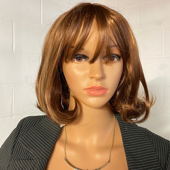 NWT amber copper wig end curl bob with bangs center part glossy 11”- 13” stretch - Picture 9 of 16